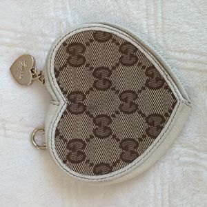 Gucci Monogram Heart Coin Purse - Beige and White